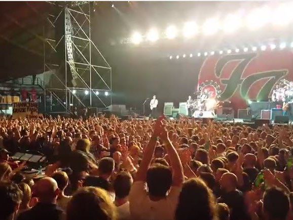 Auftritt der US-Band in der italienischen Stadt nach Video mit 1000 Musikern Auftritt der US-Band in der italienischen Stadt nach Video mit 1000 Musikern