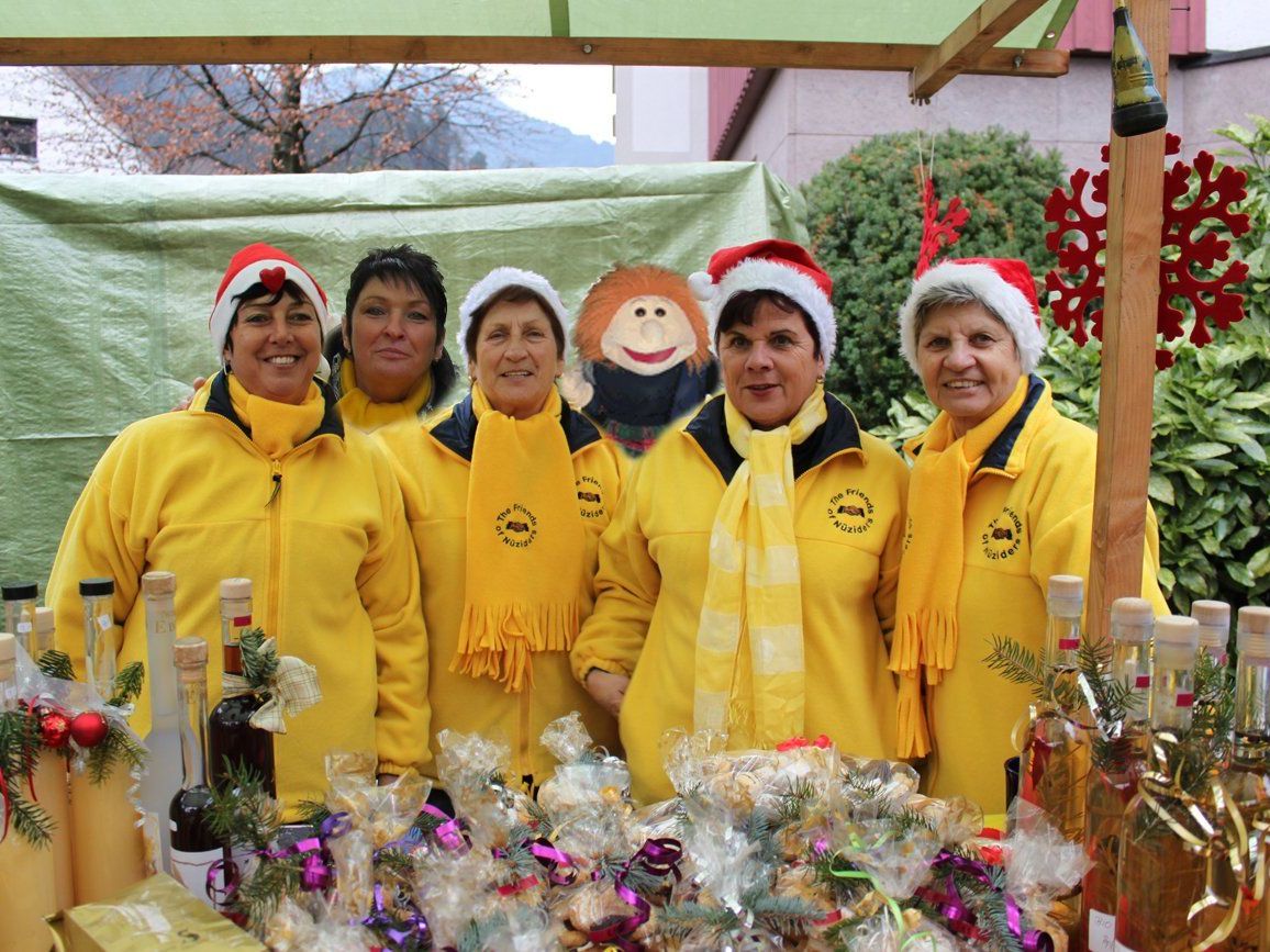 Friends Verkaufsstand - Geschenke für Ihre Freunde und damit gutes tun...... Friends Verkaufsstand - Geschenke für Ihre Freunde und damit gutes tun......