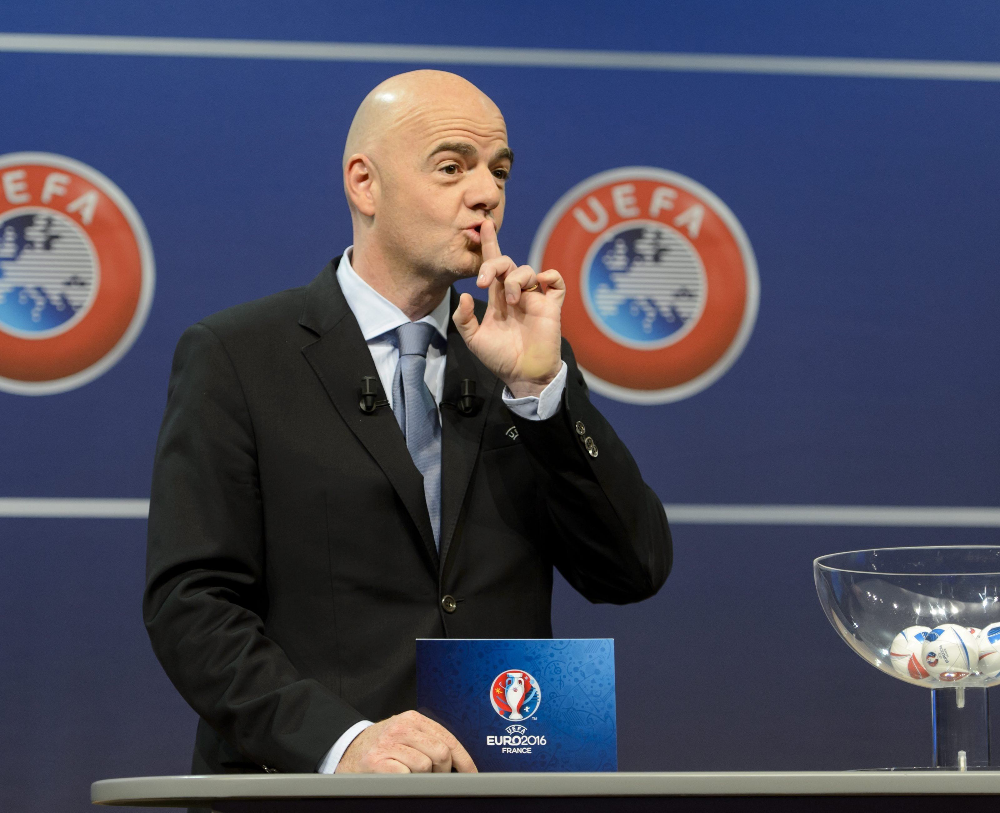 LIVE-Ticker zur Fußball-EM Auslosung 2016 in Paris. LIVE-Ticker zur Fußball-EM Auslosung 2016 in Paris.