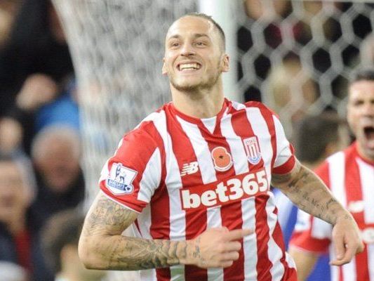 Arnautović jubelt über einen Treffer für Stoke City. Arnautović jubelt über einen Treffer für Stoke City.