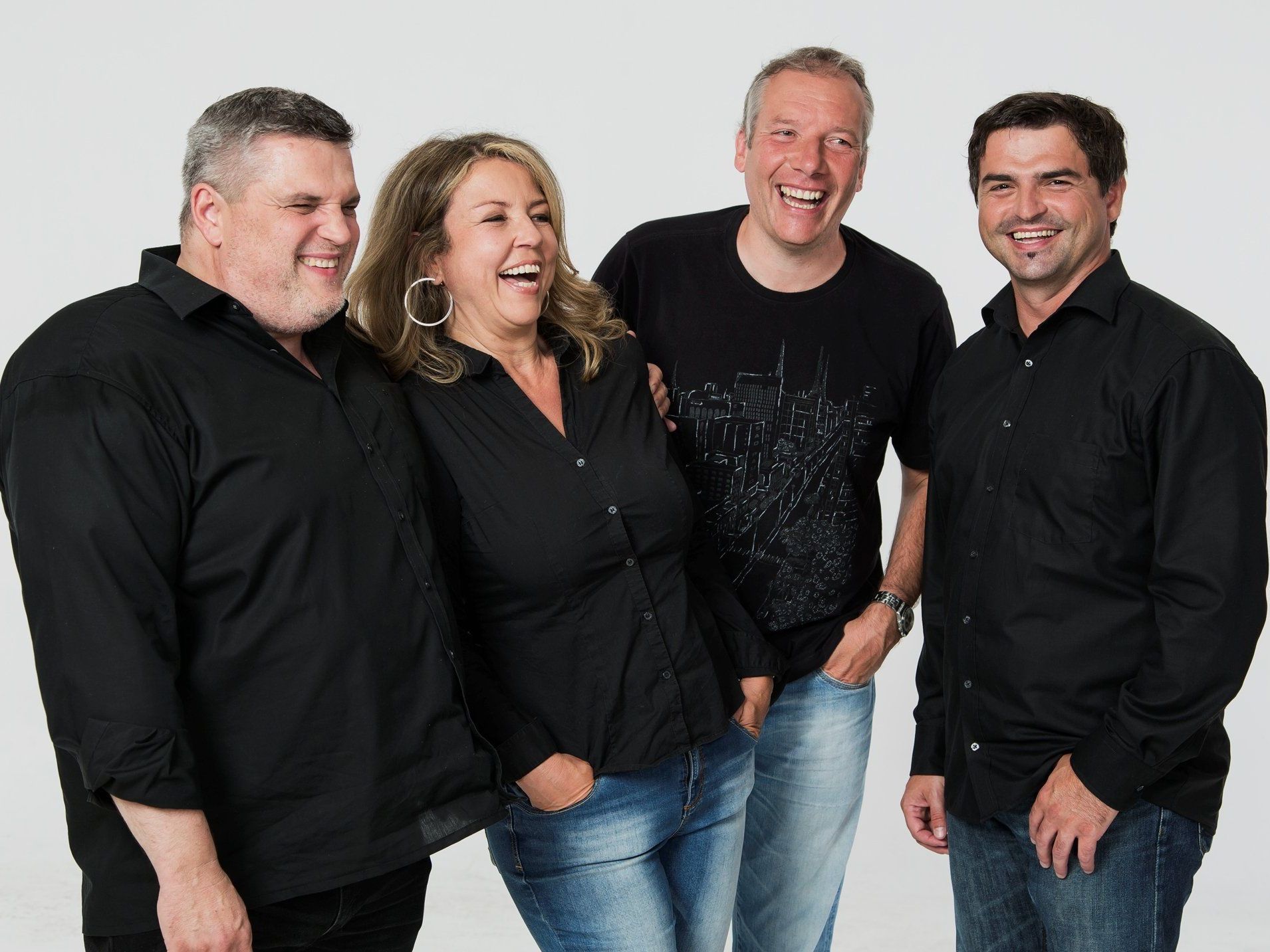 George Nußbaumer, Yasmin Ritter, Stefan Vögel und Markus Lins ziehen am 28. Februar im hokus in Hohenweiler kabarettistische „Bilanz“. George Nußbaumer, Yasmin Ritter, Stefan Vögel und Markus Lins ziehen am 28. Februar im hokus in Hohenweiler kabarettistische „Bilanz“.