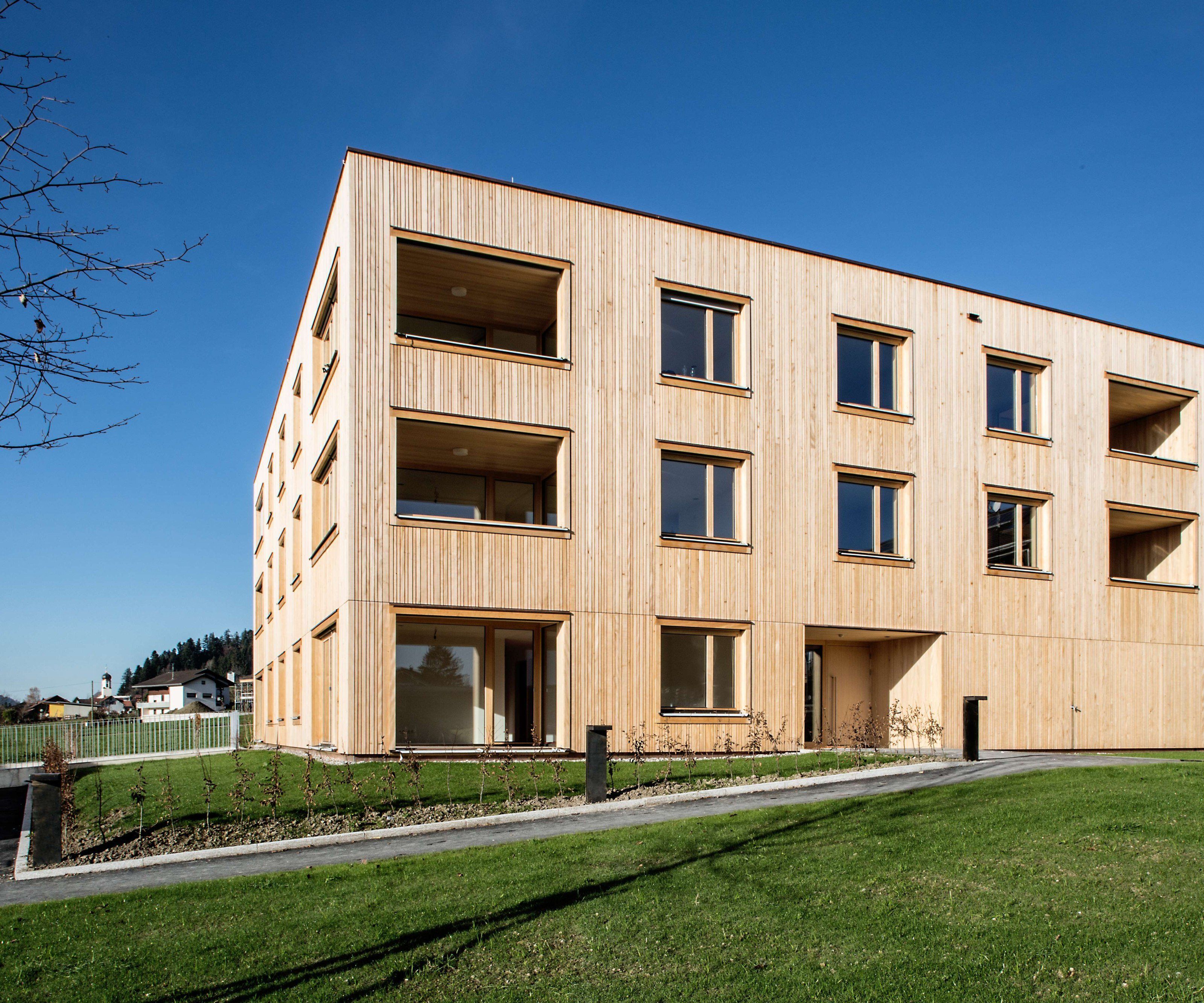 Morscher Bau ist ein Pionier im ökologischen Wohnbau. Das Mehrfamilienhaus in Doren-Schnoran ist bereits bezugsfertig. Morscher Bau ist ein Pionier im ökologischen Wohnbau. Das Mehrfamilienhaus in Doren-Schnoran ist bereits bezugsfertig.