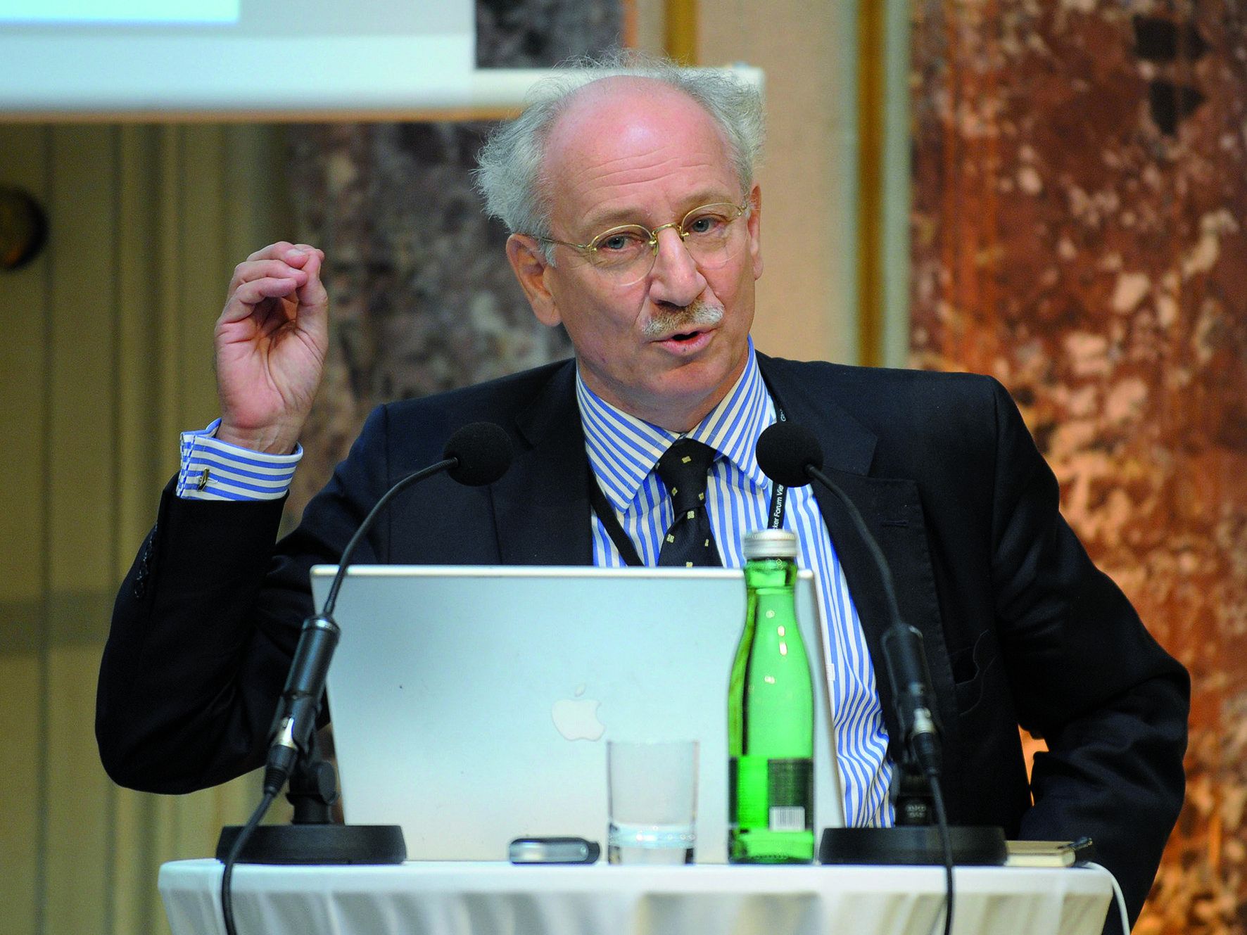 Neujahrsredner Prof. Bernd Marin ist als Gastprofessor und Berater auf der ganzen Welt gefragt. Neujahrsredner Prof. Bernd Marin ist als Gastprofessor und Berater auf der ganzen Welt gefragt.