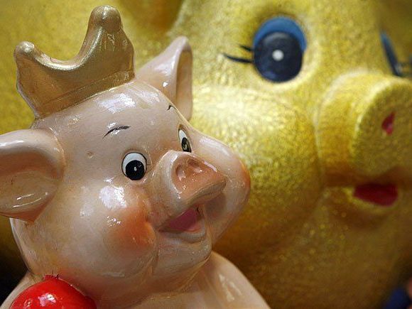 Das Schenken rund um Silvester ist schon lange in Mode - nur waren es früher noch keine Glücksschweinderl Das Schenken rund um Silvester ist schon lange in Mode - nur waren es früher noch keine Glücksschweinderl