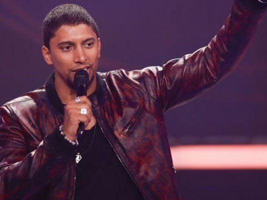Andreas Bourani singt live in Wien. Andreas Bourani singt live in Wien.