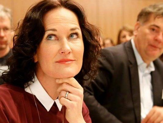 Die Grünen wussten etwas mit dem Geld von den Hasspostings anzufangen. Die Grünen wussten etwas mit dem Geld von den Hasspostings anzufangen.