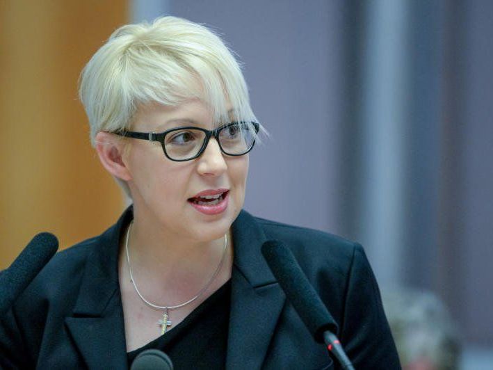 NEOS bringen Sachverhaltsdarstellung ein NEOS bringen Sachverhaltsdarstellung ein
