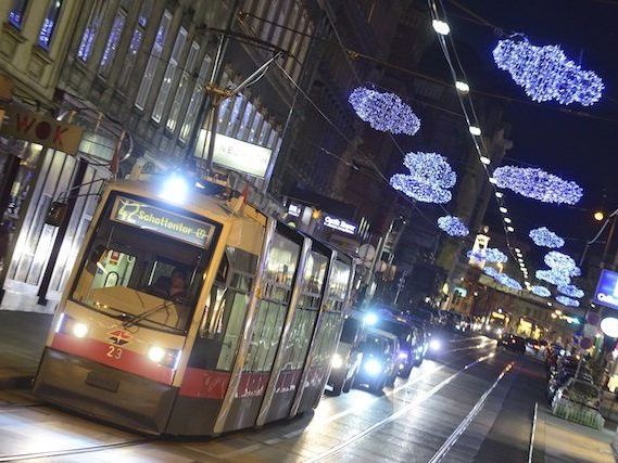 Zu Weihnachten und Silvester sind die Öffis verstärkt im Einsatz