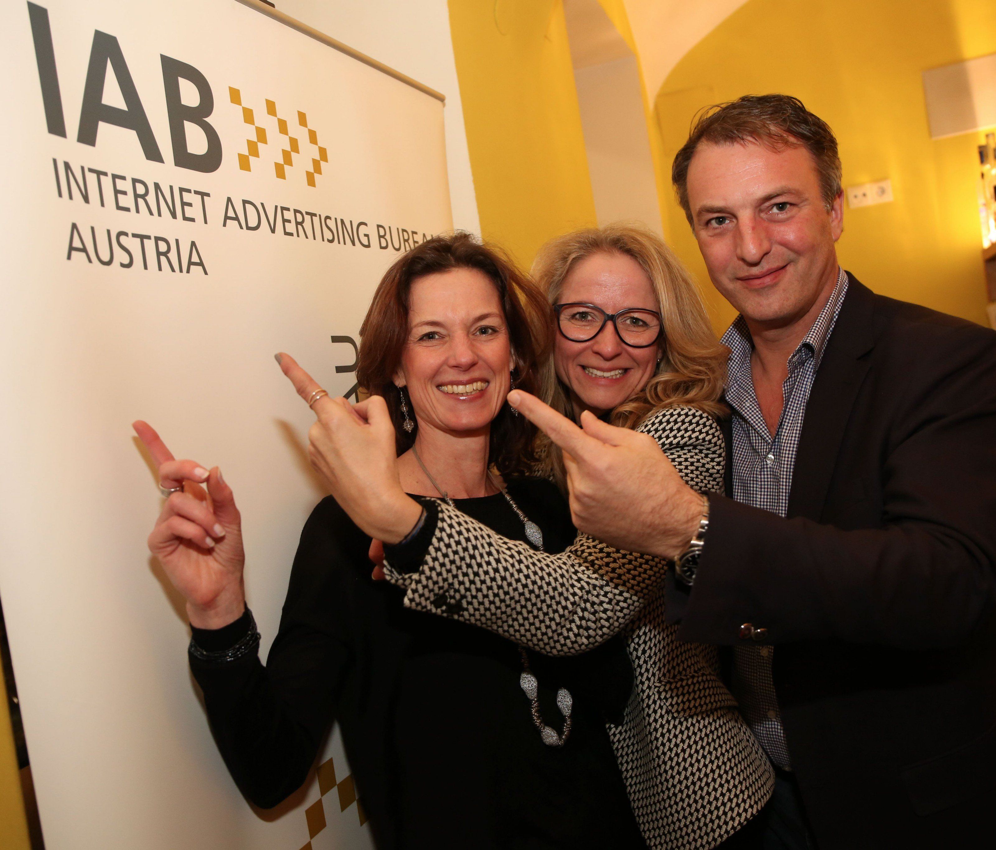 IAB feiert 15-jähriges Bestehen. IAB feiert 15-jähriges Bestehen.