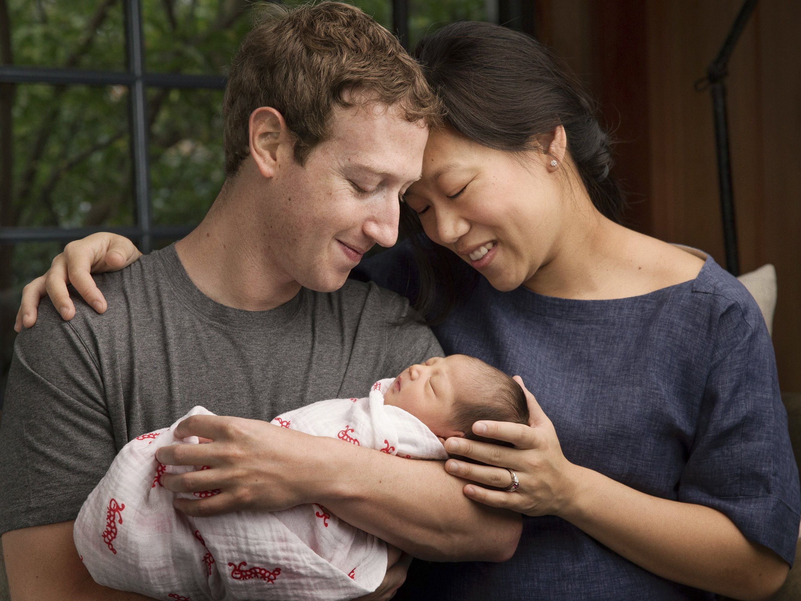 Mark und Priscilla Chan mit Max Chan Zuckerberg. Mark und Priscilla Chan mit Max Chan Zuckerberg.