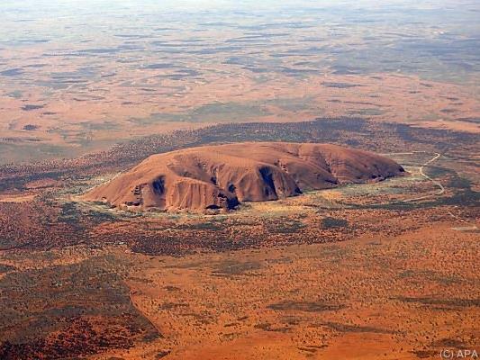Der Uluru (Ayers Rock) in Australiens Outback ist ein Touristen-Magnet