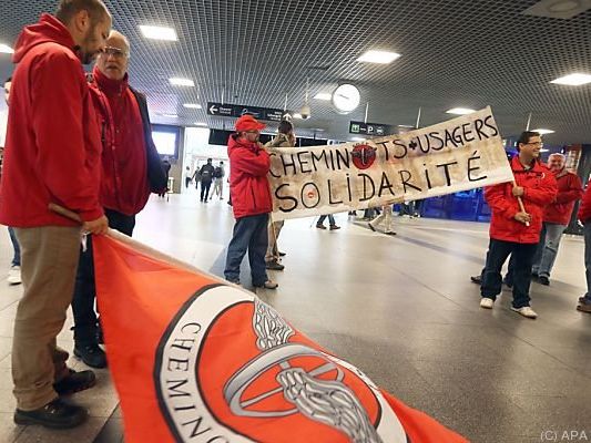 Bahnverkehr nach Deutschland oder Frankreich kam zum Erliegen Bahnverkehr nach Deutschland oder Frankreich kam zum Erliegen