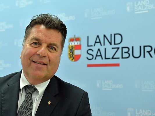 Ex-Parteimitglied Mayr soll 8.364 Euro zahlen Ex-Parteimitglied Mayr soll 8.364 Euro zahlen