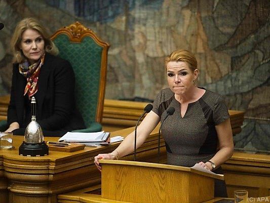 Immigrationsministerin Inger Stojberg bei ihrer Rede im Parlament