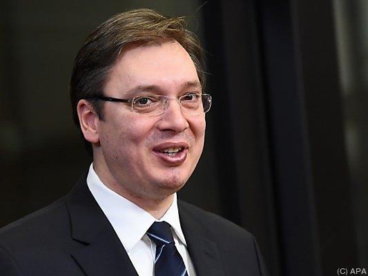 Aleksandar Vucic will größere Koalition