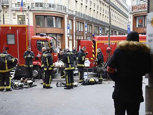 Rund 60 Feuerwehrleute waren im Einsatz Rund 60 Feuerwehrleute waren im Einsatz