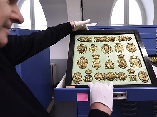 Alles wird zugänglich gemacht, auch alte k.u.k-Fabrik-Mustertafeln Alles wird zugänglich gemacht, auch alte k.u.k-Fabrik-Mustertafeln
