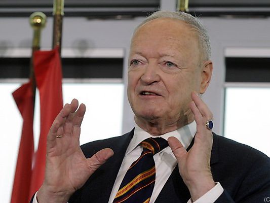 Andreas Khol tritt für die ÖVP an Andreas Khol tritt für die ÖVP an