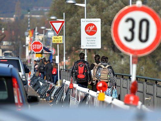 Unterstützung für Flüchtlinge wird drastisch gekürzt Unterstützung für Flüchtlinge wird drastisch gekürzt