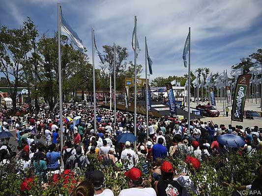 Großer Andrang beim Prolog der Rallye Dakar in Rosario, Argentinien
