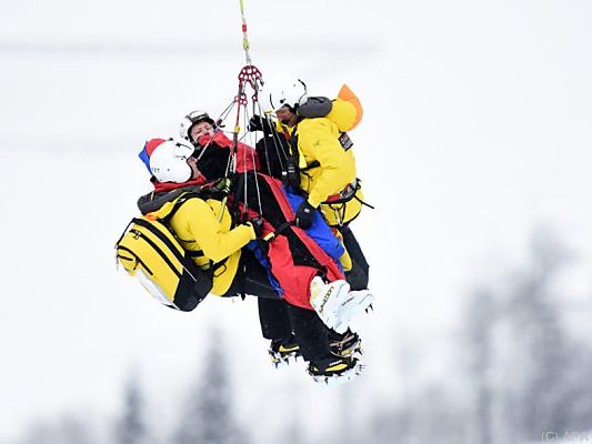 Von der Streif abtransportiert, Tage später wieder im Training Von der Streif abtransportiert, Tage später wieder im Training