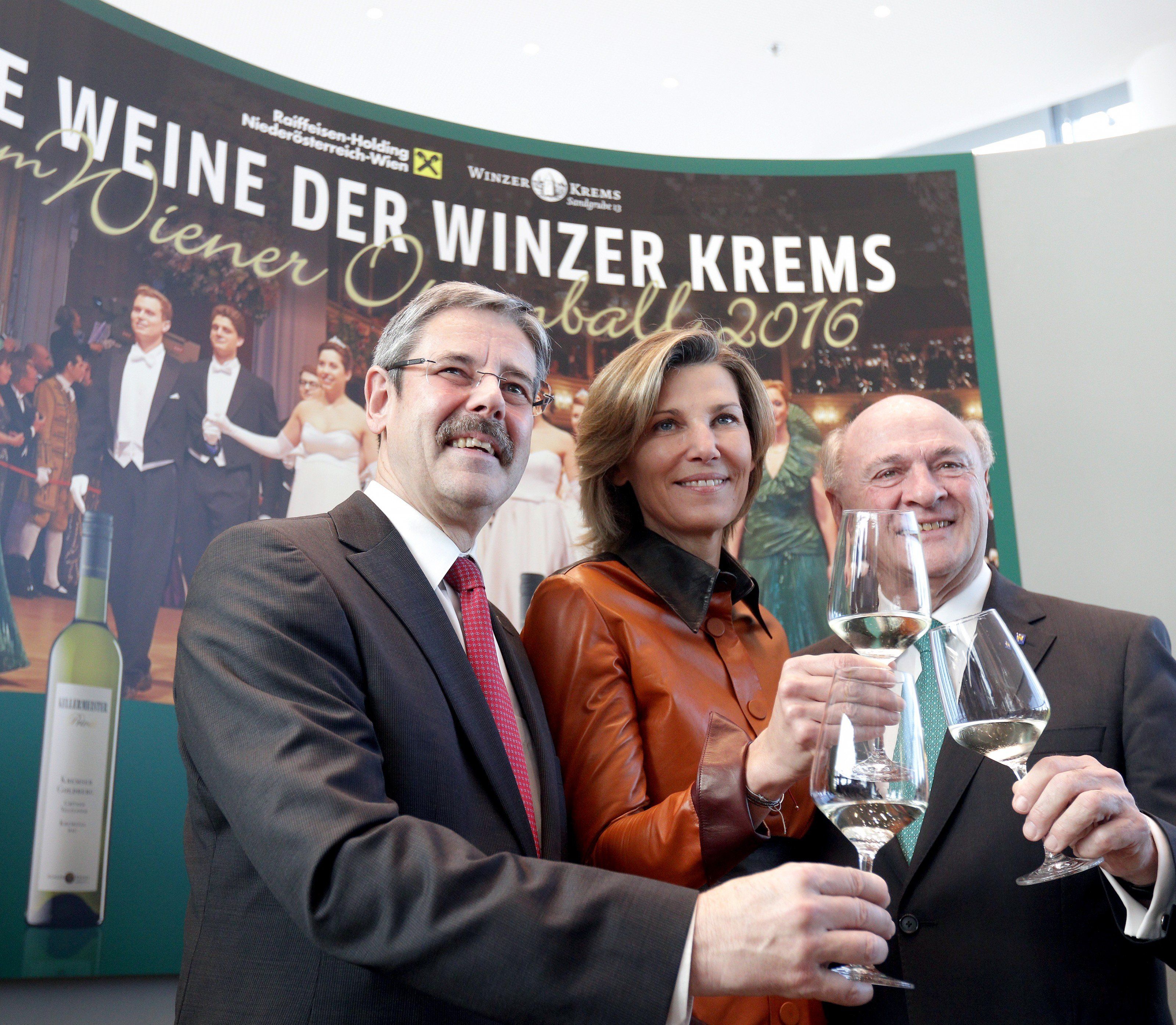 Zum 15. Mal werden Weine der Winzer Krems serviert.