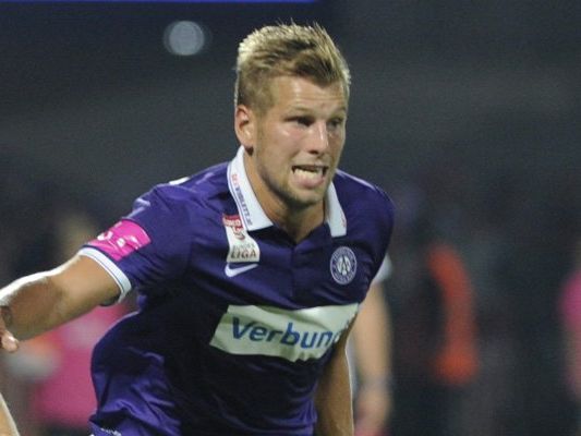 Alexander Grünwald ist wieder zurück auf dem Platz. Alexander Grünwald ist wieder zurück auf dem Platz.
