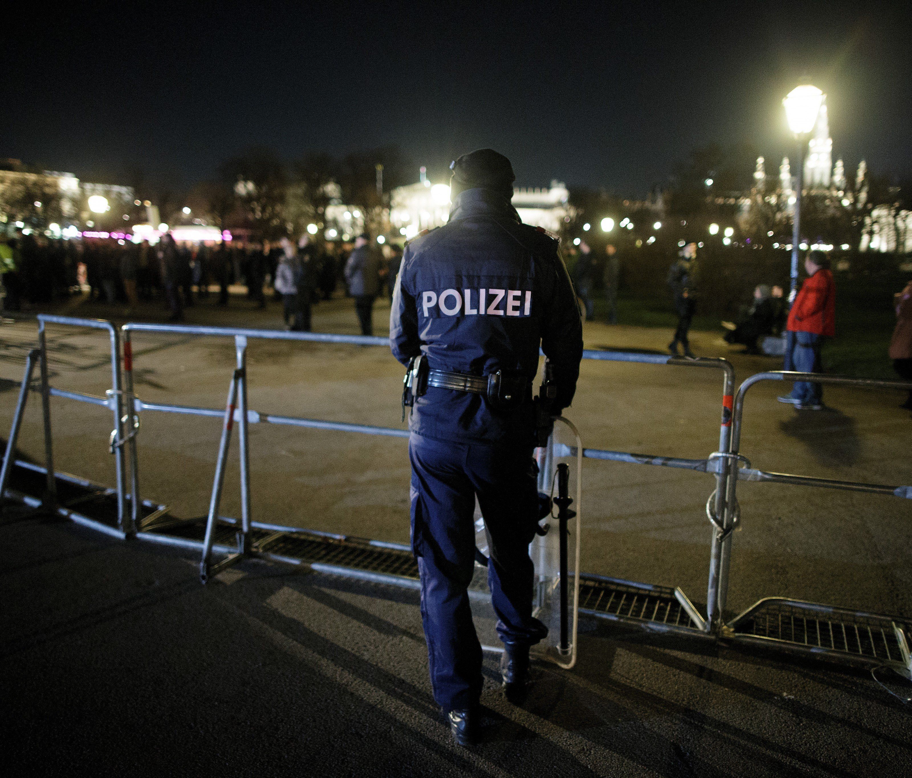 Ruhig und ohne Zwischenfälle ging die OGR-Demo gegen den Akademikerball über die Bühne. Ruhig und ohne Zwischenfälle ging die OGR-Demo gegen den Akademikerball über die Bühne.