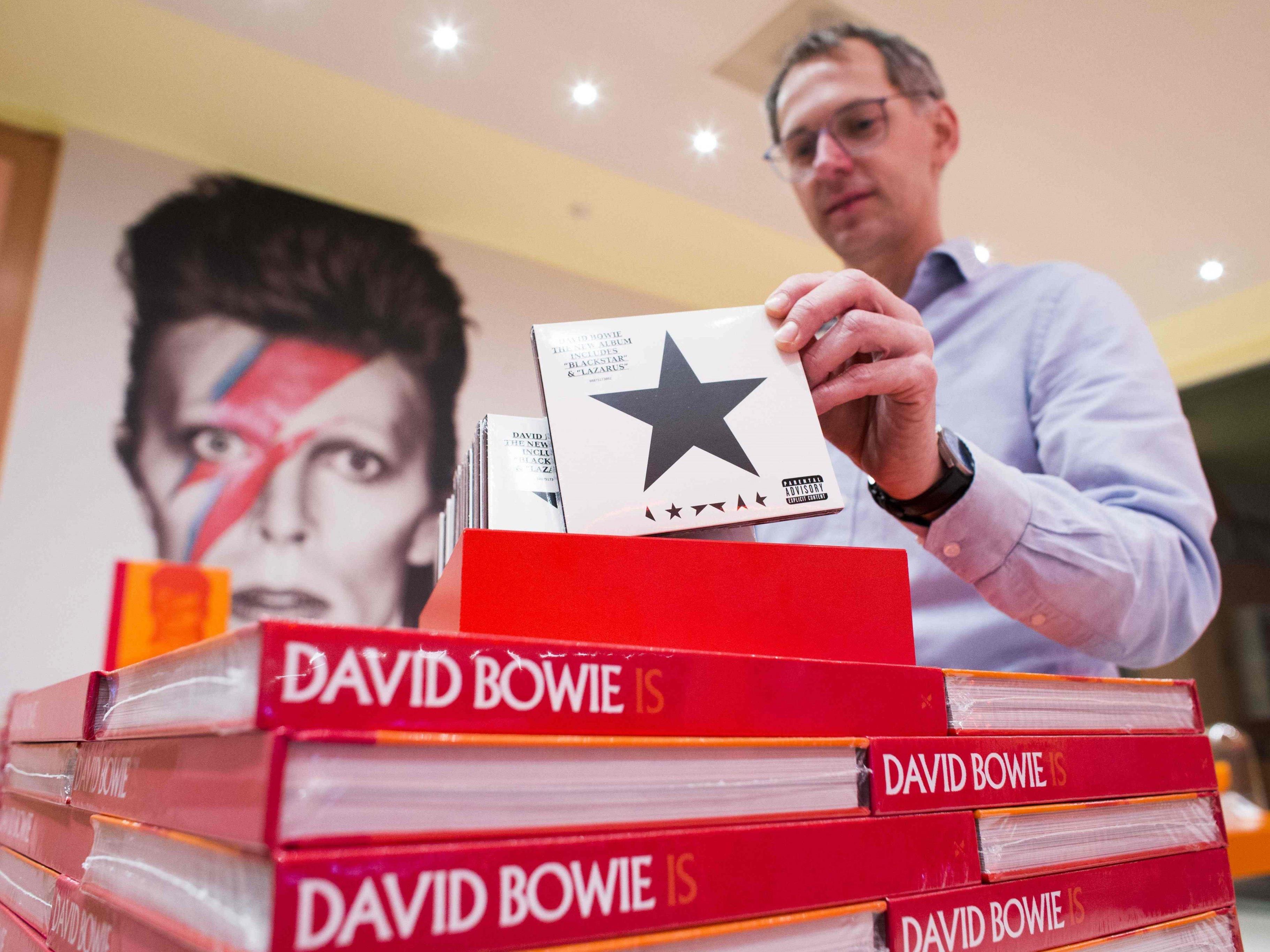 Es klingt wie eine düstere Ahnung: "Blackstar", also schwarzer Stern, heißt das letzte Album von David Bowie.