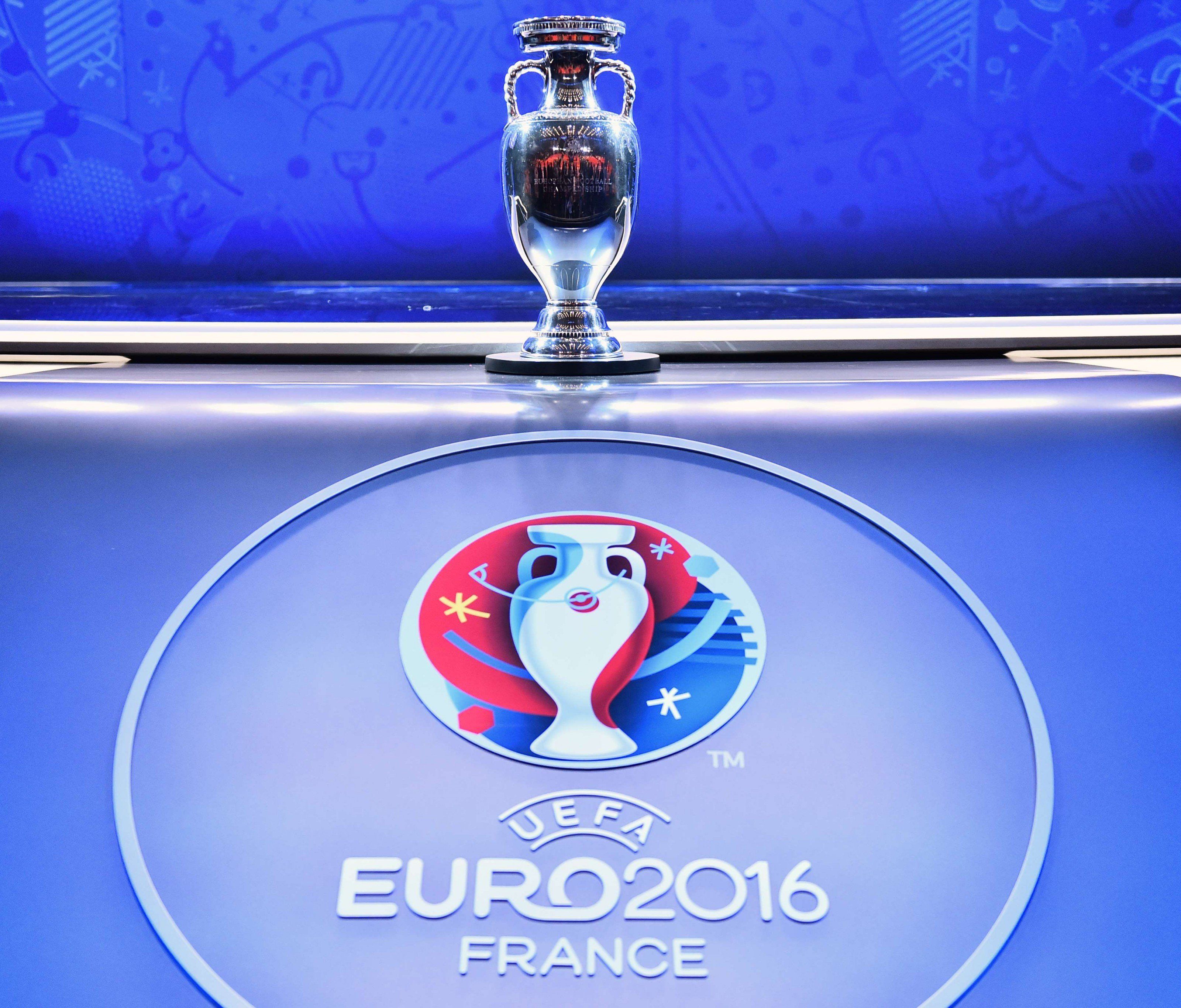 Um diesen Pokal geht es im Sommer in Frankreich. Um diesen Pokal geht es im Sommer in Frankreich.