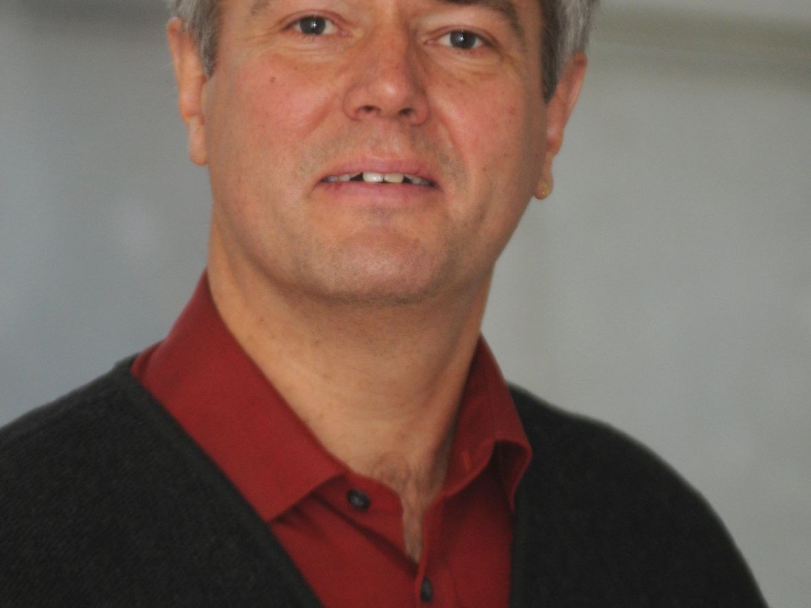Dr. Erik Schmid Dr. Erik Schmid