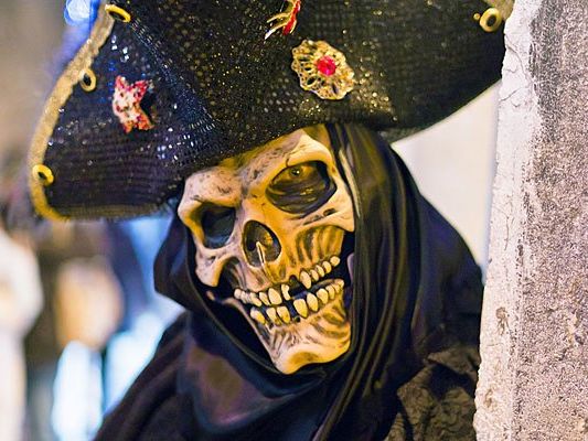 Manche Kostüme sorgen im Fasching für Probleme Manche Kostüme sorgen im Fasching für Probleme