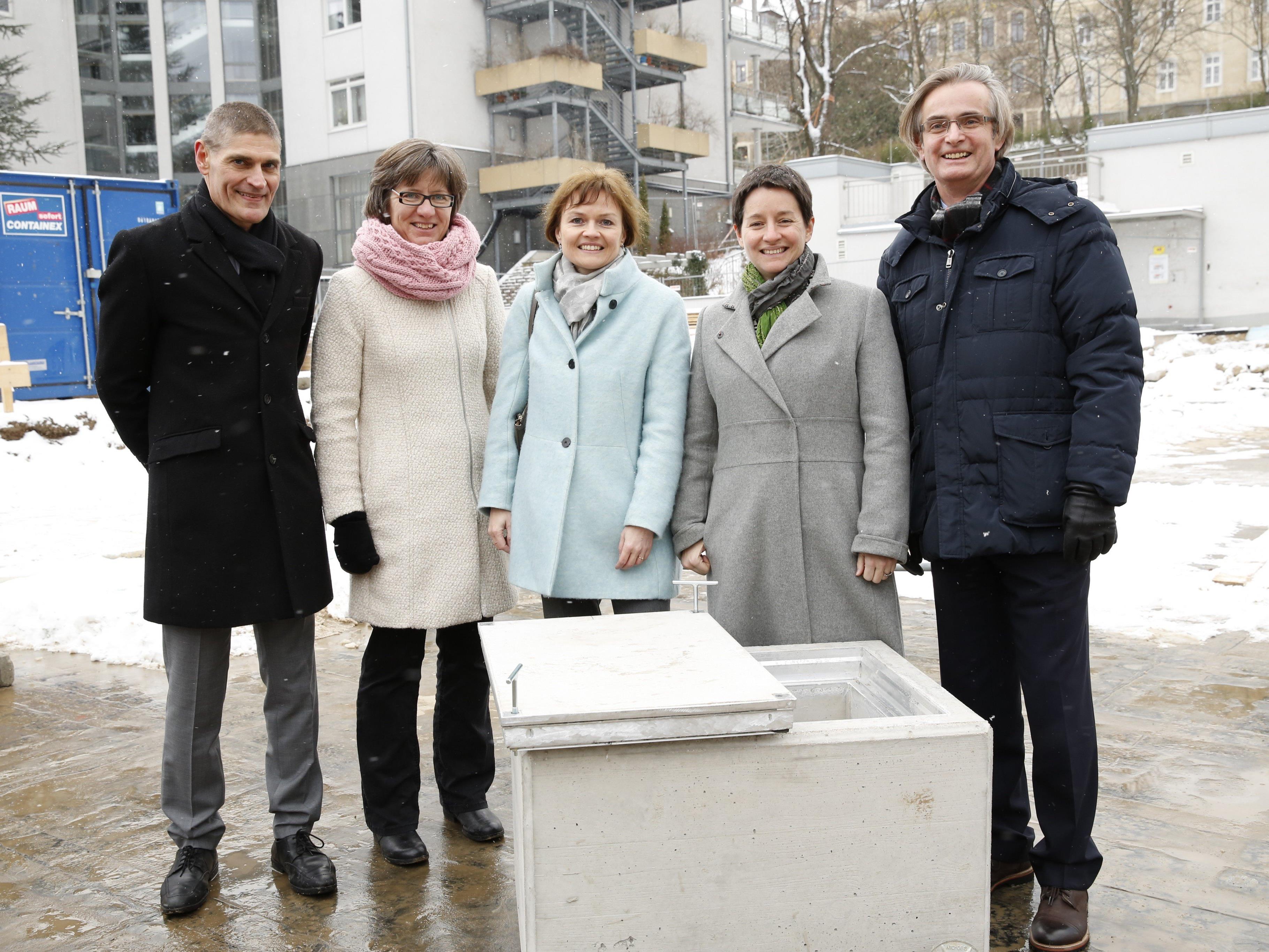 St. Josef-Krankenhaus legt Grundstein für den Neubau