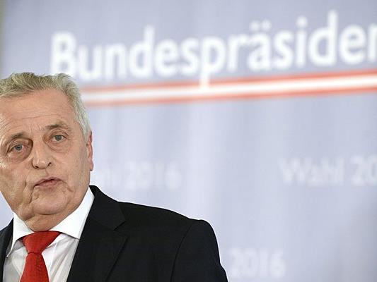 Bundespräsidentschaftskandidat Sozialminister Rudolf Hundstorfer (SPÖ) bleibt gelassen