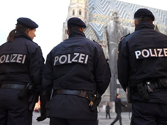 Laut Türkischem Geheimdienst plante die IS Anschläge in Österreich zu Silvester. Laut Türkischem Geheimdienst plante die IS Anschläge in Österreich zu Silvester.