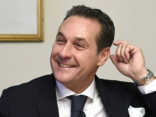 Verkauft ausgerechnet HC Strache nun Kopftücher? Eine irreführende URL will das glauben machen