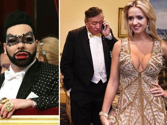 Cathy hat sich für ein Glööckler-Kleid entschieden - Mörtel nimmt's zur Kenntnis. Cathy hat sich für ein Glööckler-Kleid entschieden - Mörtel nimmt's zur Kenntnis.