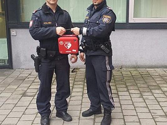 Die Wiener Polizei wurde mit Defibrillatoren ausgestattet.
