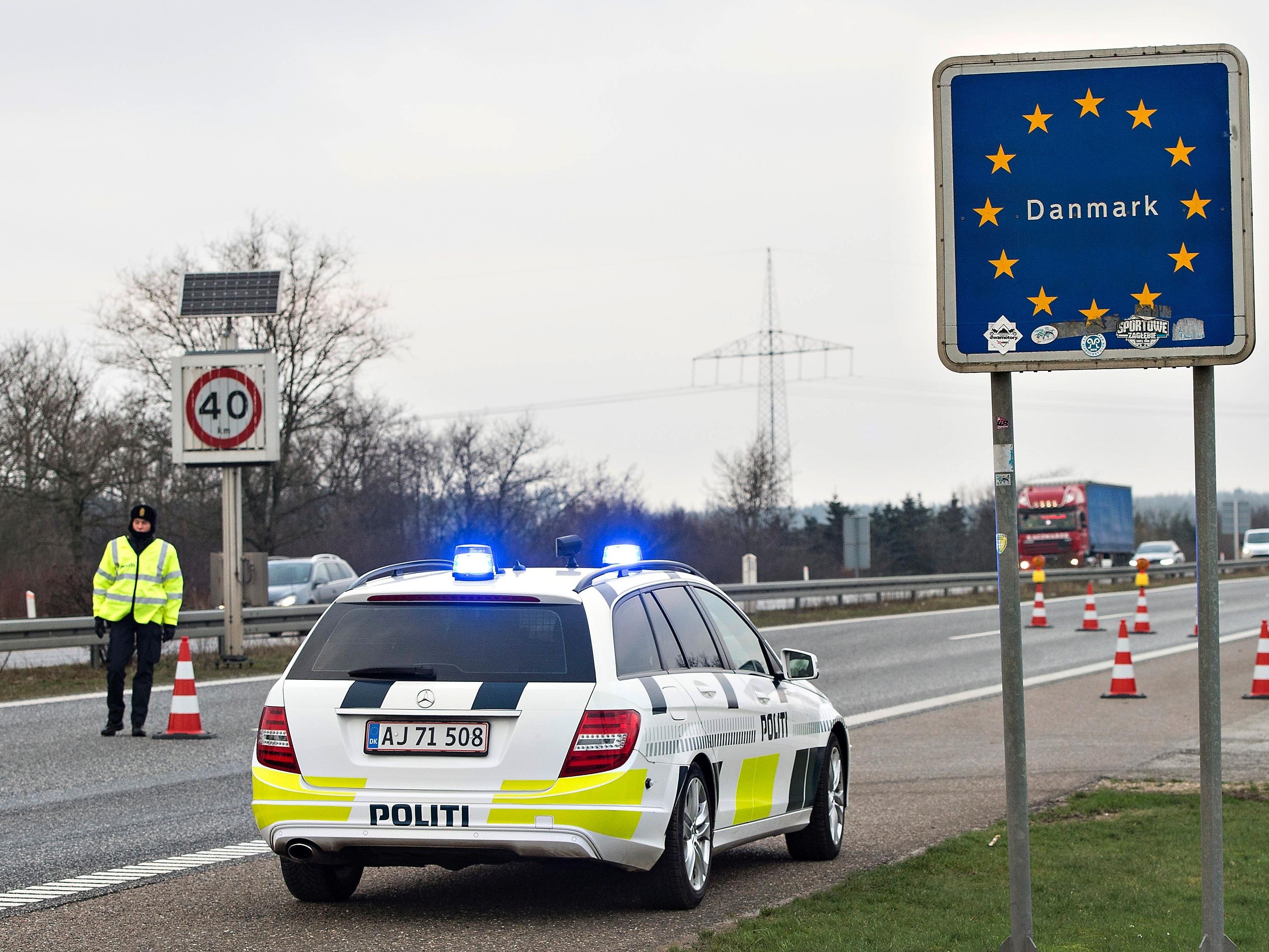 Zur Eindämmung des Flüchtlingsandrangs führt Dänemark ab sofort wieder Passkontrollen an der Grenze zu Deutschland ein