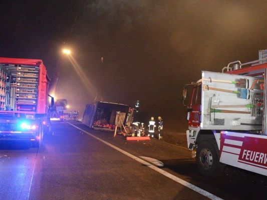 Die Feuerwehr war rund fünf Stunden im Einsatz. Die Feuerwehr war rund fünf Stunden im Einsatz.