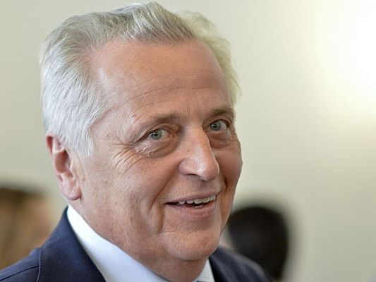 Sozialminister Rudolf Hundstorfer ist vor der BP-Wahl aufgeregt Sozialminister Rudolf Hundstorfer ist vor der BP-Wahl aufgeregt