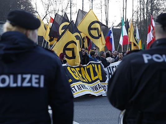 Bei einer Identitären-Demo in Graz kam es zu einer Rauferei