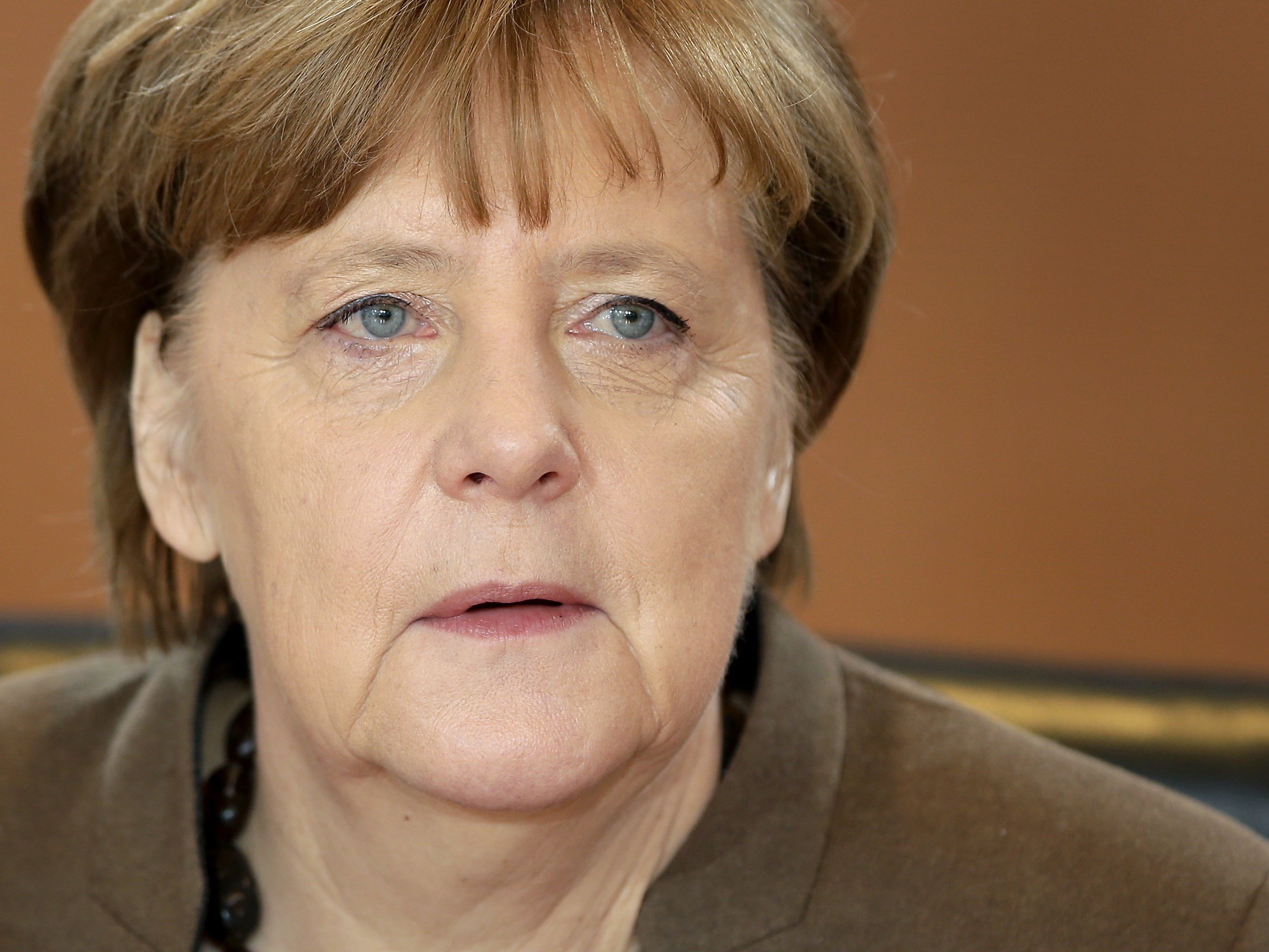 Die deutsche Bundeskanzlerin Angela Merkel sträubt sich weiter gegen die Festlegung einer nationalen Obergrenze in der Flüchtlingspolitik Die deutsche Bundeskanzlerin Angela Merkel sträubt sich weiter gegen die Festlegung einer nationalen Obergrenze in der Flüchtlingspolitik