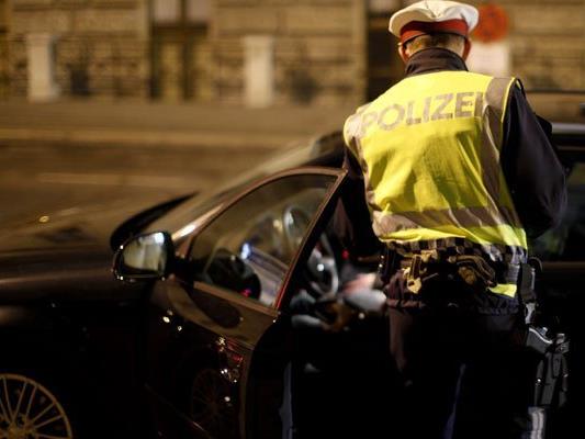 Ein Alko-Lenker verursachte in Wien 15 einen Unfall