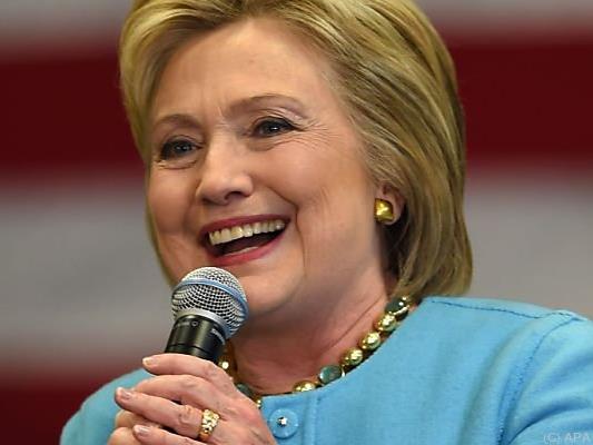 Clinton in E-Mail-Affäre unter Druck