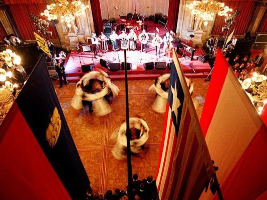 Beim Flüchtlingsball im Wiener Rathaus wird ein Zeichen für Solidarität gesetzt. Beim Flüchtlingsball im Wiener Rathaus wird ein Zeichen für Solidarität gesetzt.