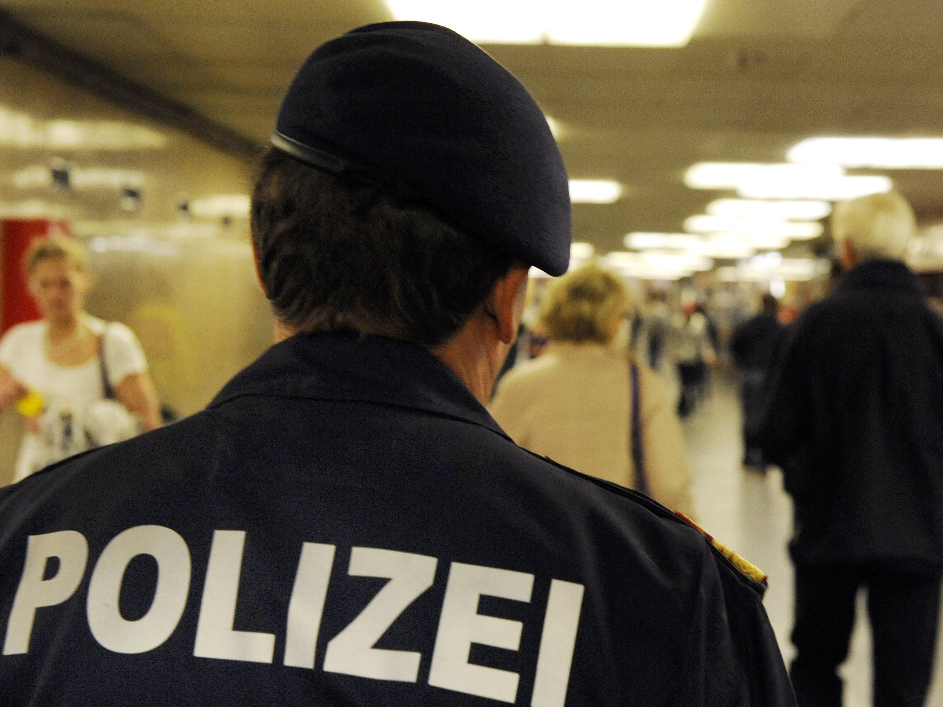Wegen einem lauten Rülpser wurde ein Wiener nun am Praterstern zur Kasse gebeten. Wegen einem lauten Rülpser wurde ein Wiener nun am Praterstern zur Kasse gebeten.