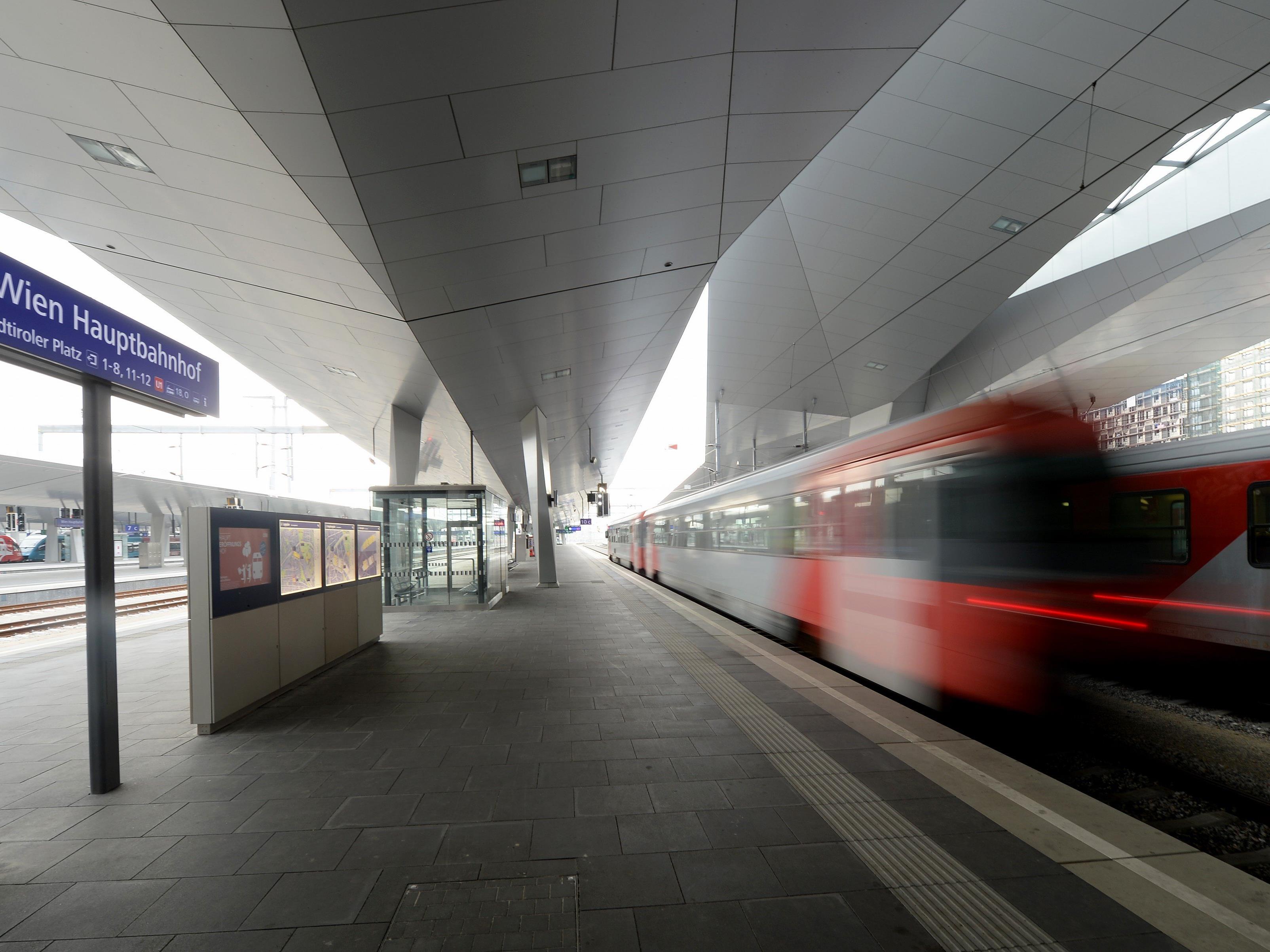 Ein zugbegleiter wurde am Montag am Wiener Hauptbahnhof bestohlen.