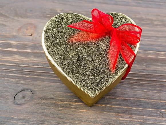 Geschenke zum Valentinstag sind bei Digital Natives wenig beliebt
