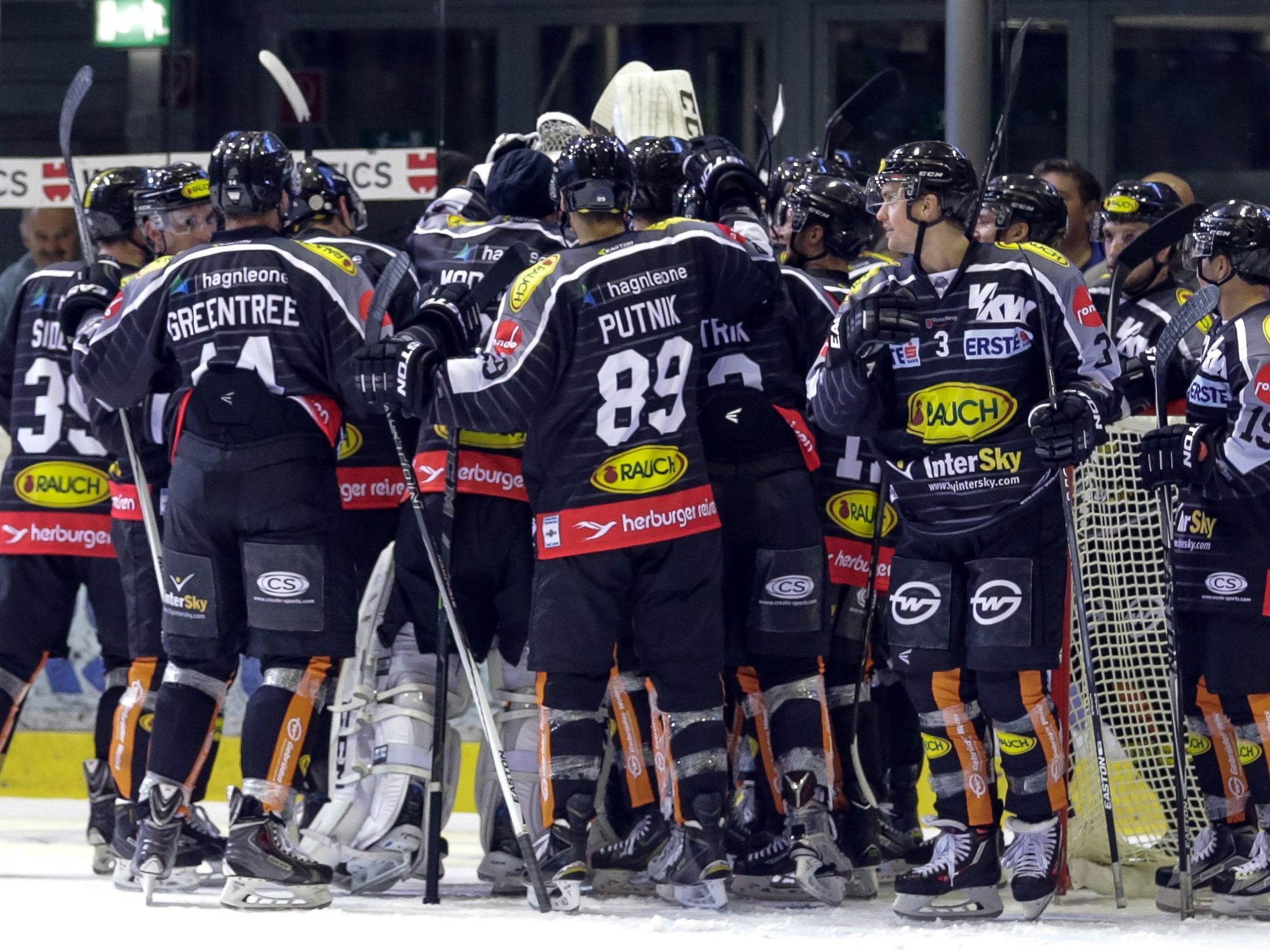 Erts die Capitals, dann die Blackwings - ein hartes Wochenende für die Bulldogs. Erts die Capitals, dann die Blackwings - ein hartes Wochenende für die Bulldogs.